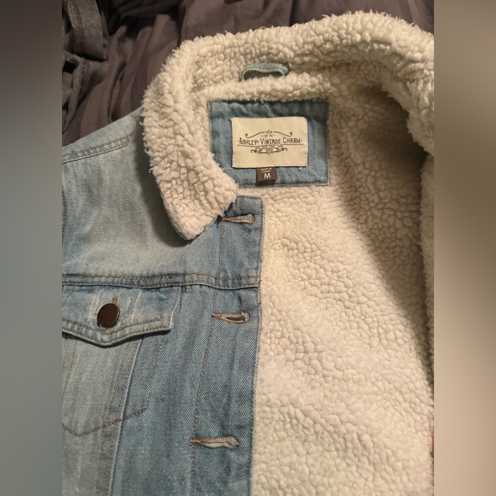 Jean jacket - Picture 2 of 3